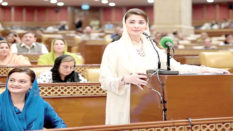 نواز شریف کو مائنس کرنیوالے خود مائنس ،1روپے کا سیکنڈل آیا استعفیٰ دیدونگی:مریم نواز