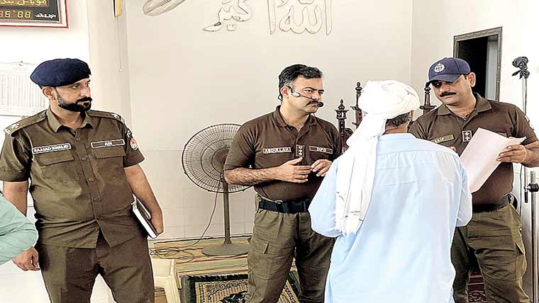 ڈی پی او چنیوٹ کی جامعہ مسجد نثار الٰہی میں کھلی کچہری