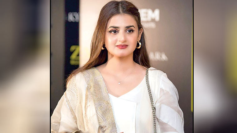 ‘‘ آنٹیوں کو کیا ہوگیا’’ حرا مانی  کی بولڈ ویڈیو پر شدید تنقید 