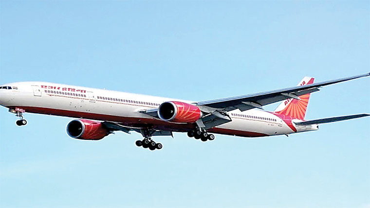 بھارتی پرواز میں مسافروں نے بیت الخلا کو کچرا کنڈی بنادیا