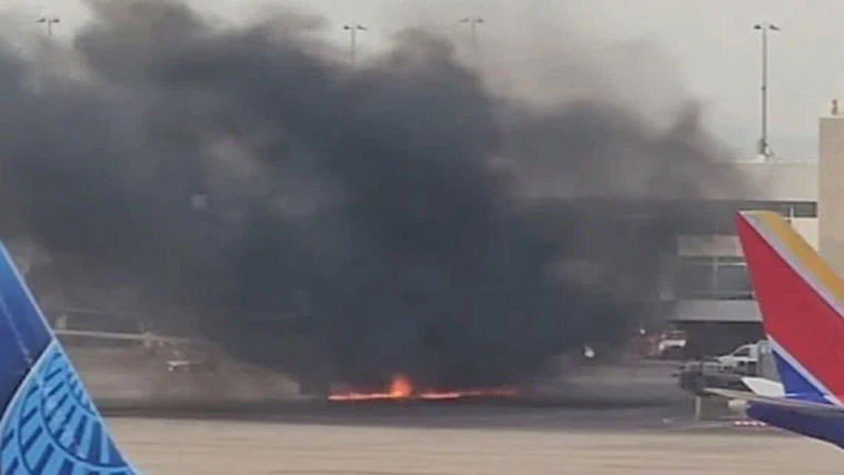  امریکی ایئر لائنز کے طیارے میں آتشزدگی،12 مسافر زخمی