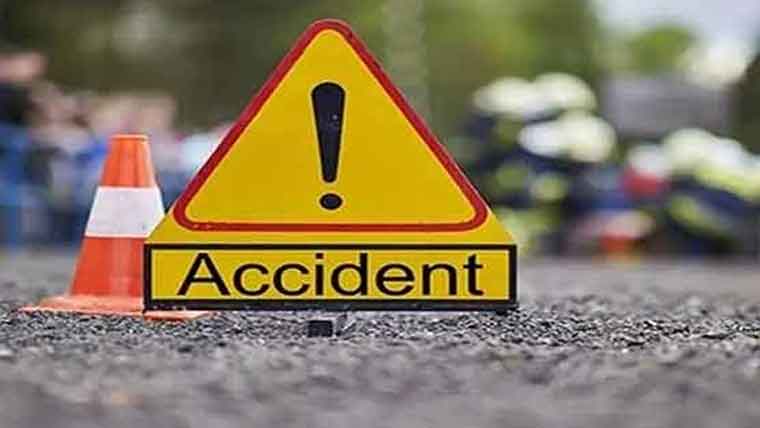 کار اور موٹرسائیکل میں  تصادم ،5افراد زخمی 