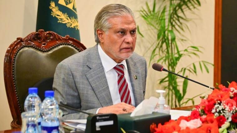 ڈار کے ڈنمارک، پانامہ کے وزرا خارجہ  کو فون،علاقائی صورتحال سے آگاہ کیا