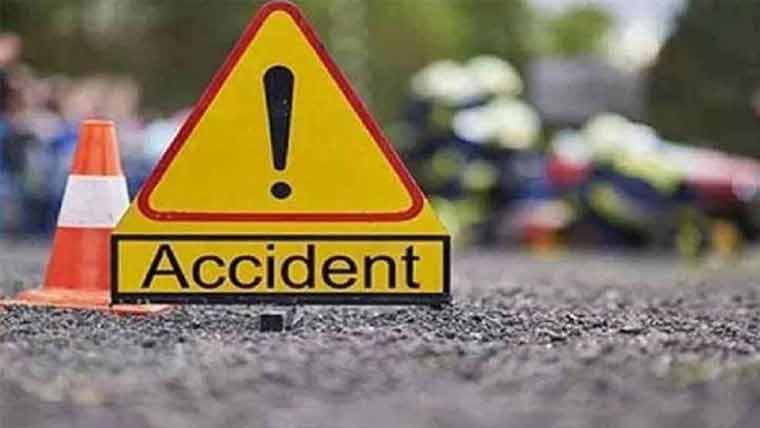 کار کی موٹرسائیکل ،راہگیر  کو ٹکر، خاتون سمیت 3زخمی