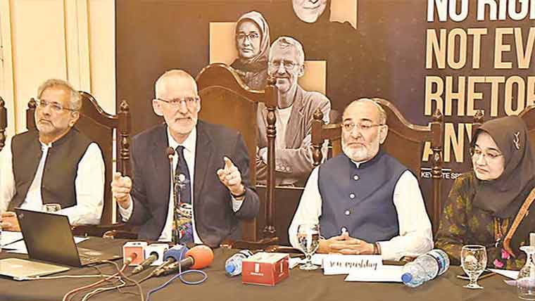 عافیہ کودوحکومتوں کے تعاون سے  اٹھایاگیا،افغان فوجیوں نے  2بارریپ کیا:وکیل کلائیوسمتھ