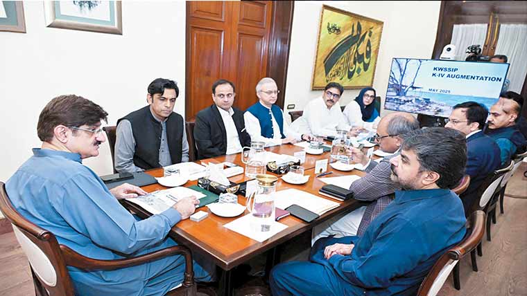  جامعہ کراچی میں پھٹنے والی آبی لائن کی فوری مرمت کی ہدایت 