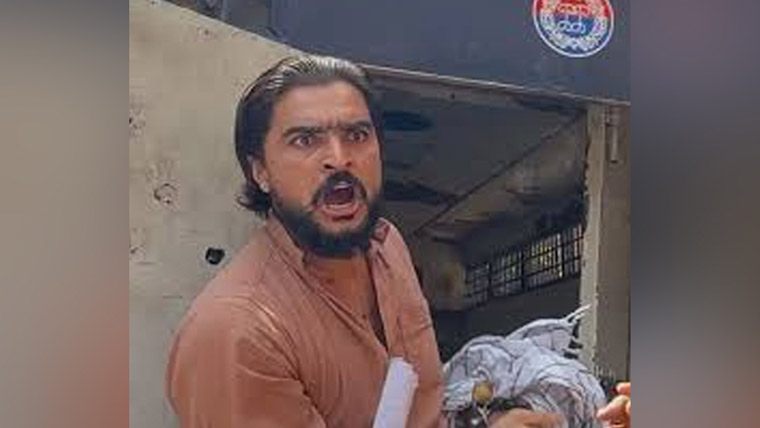 پی ٹی آئی رہنما عباد فاروق رہا امتیاز شیخ کی ضمانت میں توسیع 