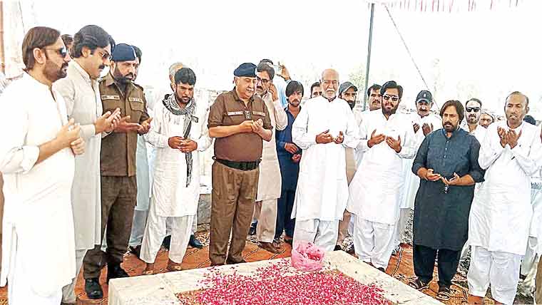 شہید اے ایس پی سردار فتح حیات میکن  کی برسی ،پولیس نے سلامی پیش کی 