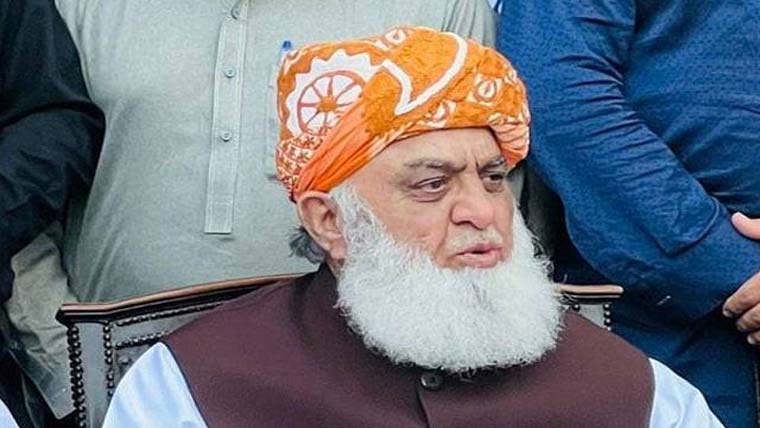 پاکستان نے بھارت کو شکست دے کر غزہ کا بدلہ لیا:فضل الرحمن 