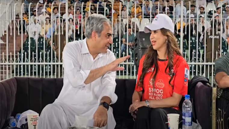  امریکہ کی قائم مقام سفیر  نیٹلی بیکر نے بھی سٹیڈیم میں  قلندرز اور زلمی کامیچ دیکھا