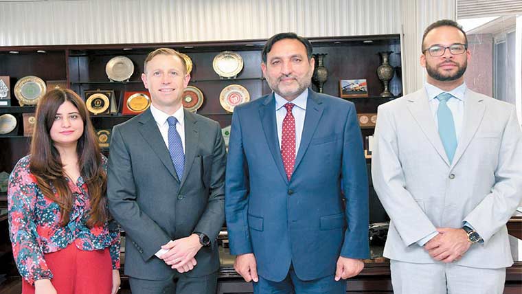 امریکی قونصل خانے کے اکنامک یونٹ سربراہ کاٹڈاپ کا دورہ