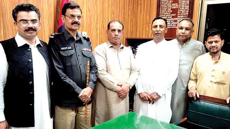 عامر وڑائچ جمناکا ڈسٹرکٹ  جیل گجرات کا دورہ