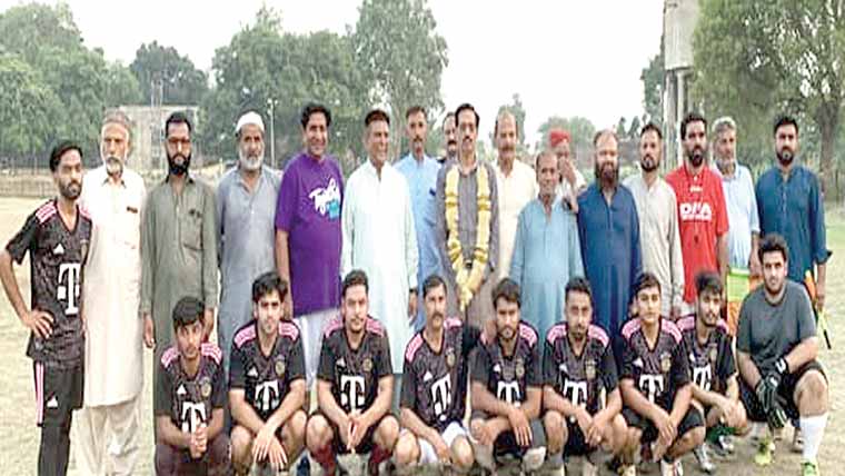 عبد القیوم بھٹی فٹ بال ٹورنا منٹ  الفتح کلب نے جیت لیا 