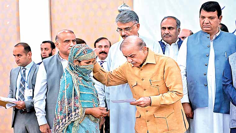 پاکستان نے روایتی جنگ میں برتری ثابت کردی،قیامت تک ایٹمی ہتھیاروں کی ضرورت نہیں پڑے گی:وزیراعظم