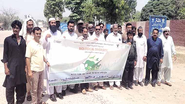 محکمہ تحفظ ما حو لیات میانوالی کے زیر اہتما م آگاہی واک اور سیمینار