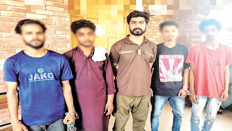 ون ویلنگ کرنے والے 5منچلے گرفتار کر لئے گئے 