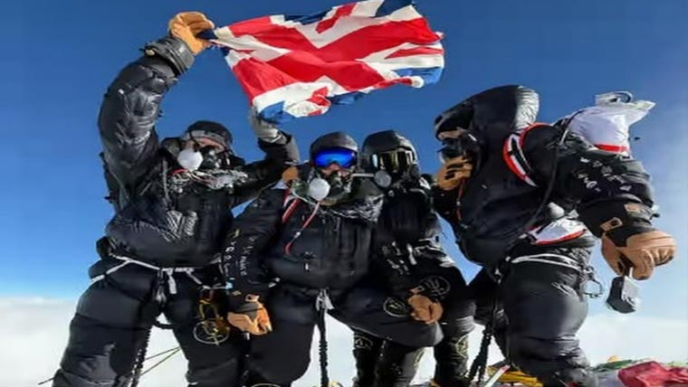 برطانوی کوہ کم وقت میں  ایورسٹ کی چوٹی پر پہنچ گئے 