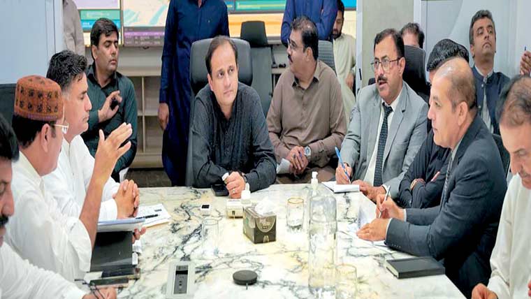 آلائشیں دفن کرنے کیلئے 7خندقوں کی کھدائی جاری 