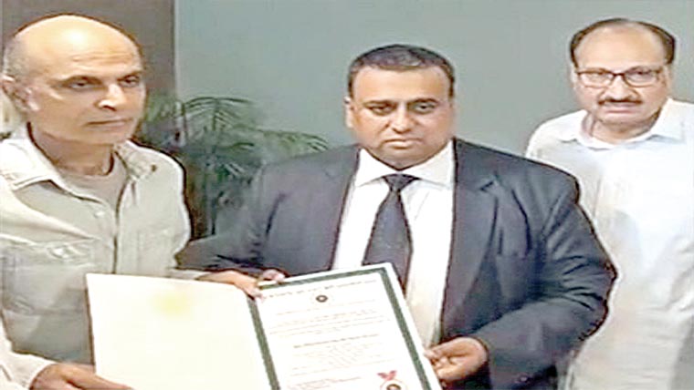 بنگلادیشی سفیر اقبال حسین کی صدر  چیمبر منڈی بہائوالدین سے ملاقات 