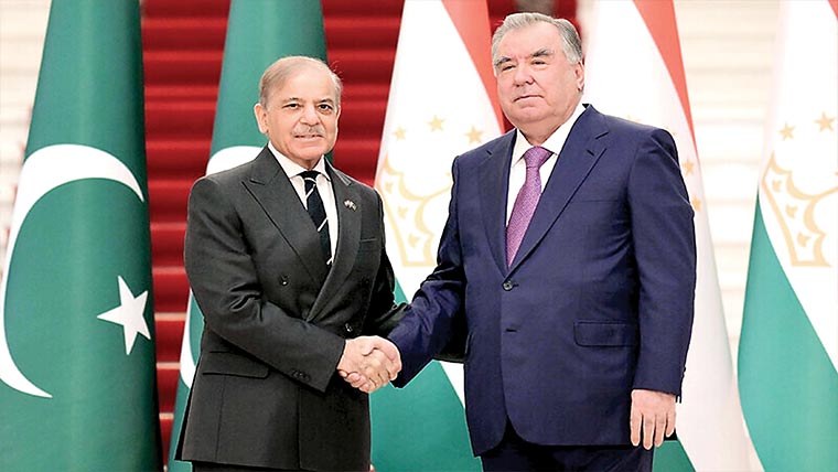 شہباز شریف دوشنبے پہنچ گئے ،تاجک صدر امام علی سے ملاقات 