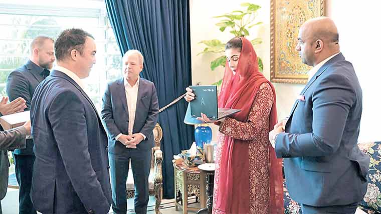 گوگل کی پنجاب میں لیپ ٹاپ فیکٹری لگانے کی پیشکش، بھرپور معاونت کرینگے : مریم نواز 