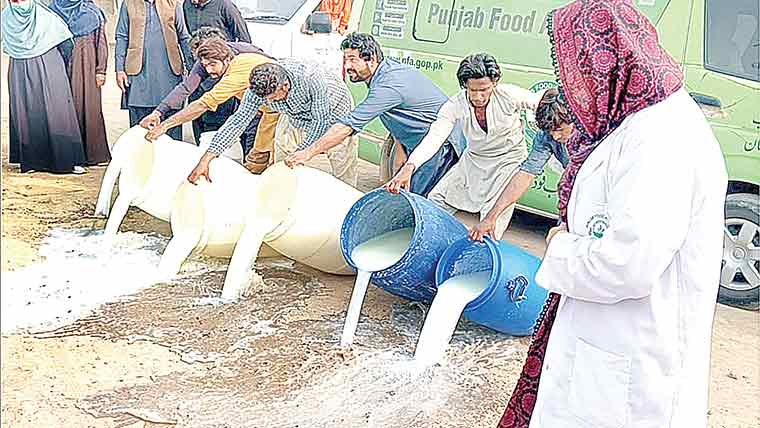 1100لٹر ناقص دودھ تلف کر دیا گیا،مقدمہ درج