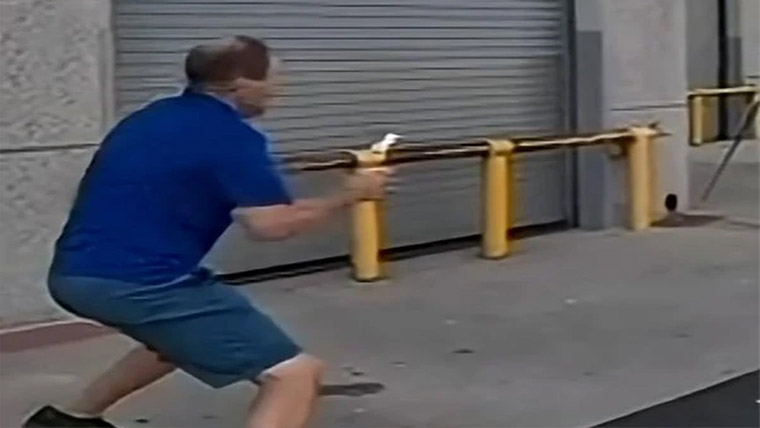 طویل فاصلے سے آئس کریم کا اسکُوپ کیچ کرنے کا ریکارڈ