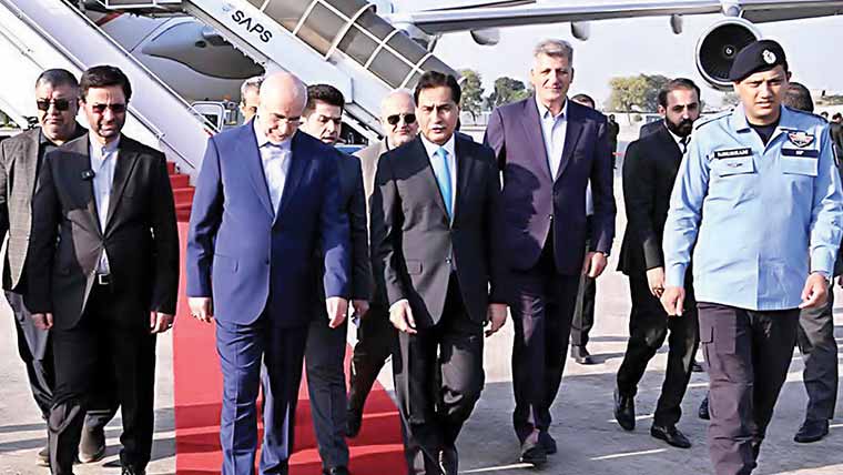 ایرانی مجلسِ شوری ٰ کا وفد پاکستان پہنچ گیا ، سپیکر سے ملاقات 