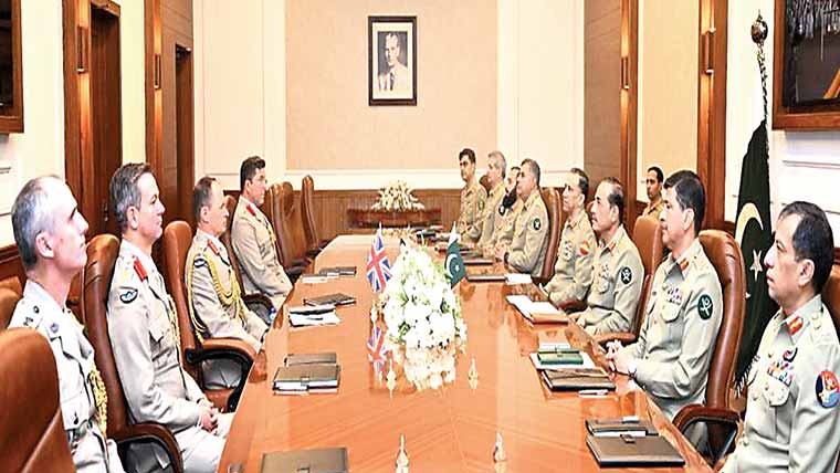 فیلڈ مارشل  عاصم  منیر  سے  برطانوں  آرمی  چیف  کی  ملاقات،دفاعی  تعاون  بڑھانے  پر  بات چیت