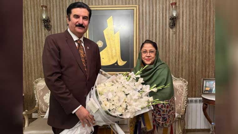 گورنر پختونخوا کی فریال تالپور سے ملاقات  امن وامان ، سیاسی صورتحال پر تبادلہ خیال 