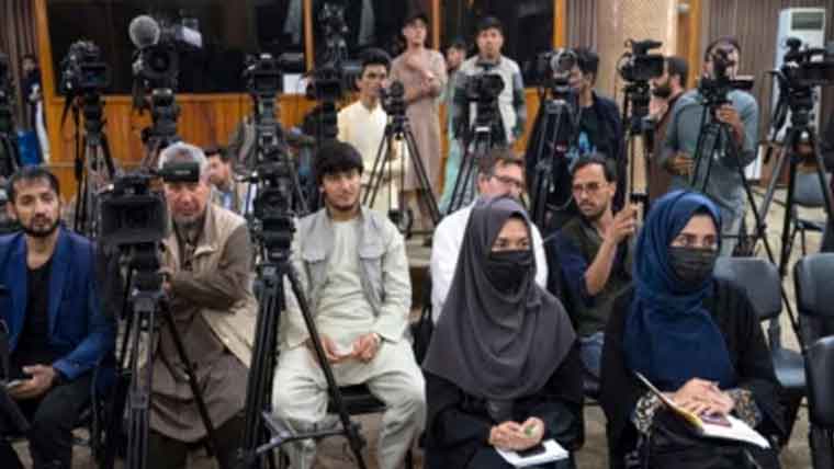 طالبان دور:افغانستان میں صحافت زوال کا شکار، سچ بولنا جرم بن چکا 