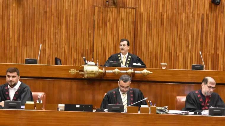 فیلڈ مارشل عہدہ تاحیات : آرمی چیف ہی چیف آف ڈیفنس فورسز، چیئرمین جوائنٹ چیفس کا عہدہ ختم، آئینی عدالت کا قیام، صدر کیخلاف نہ کبھی مقدمہ نہ گرفتاری وزیراعظم کو فوجداری مقدمات سے استثنٰی، سینیٹ میں 27 ویں ترمیم پیش 