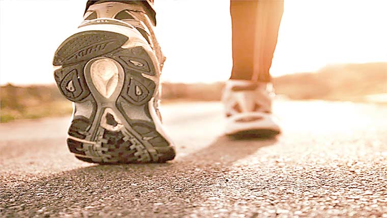  روزانہ 5000 سے زیادہ قدم چلنا دماغی بیماری سے بچاسکتا