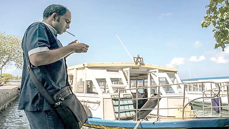 مالدیپ :2006کے بعد پیدا افراد پر سگریٹ پینے پر پابندی 