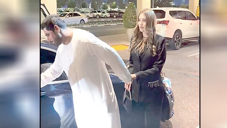 نیلم منیر شادی کے بعد شوہر کیساتھ پہلی بار منظر عام پر آگئیں 