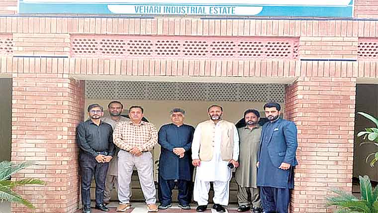 وہاڑی چیمبر وفد کا صنعتی زون کا دورہ، ڈائریکٹر سے ملاقات