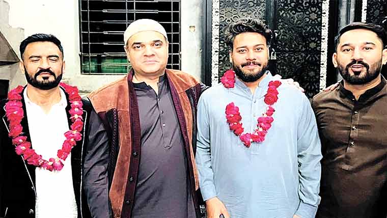 گجرات:پی ٹی آ ئی اور ن لیگ  کے مقامی رہنما ق لیگ میں شامل 