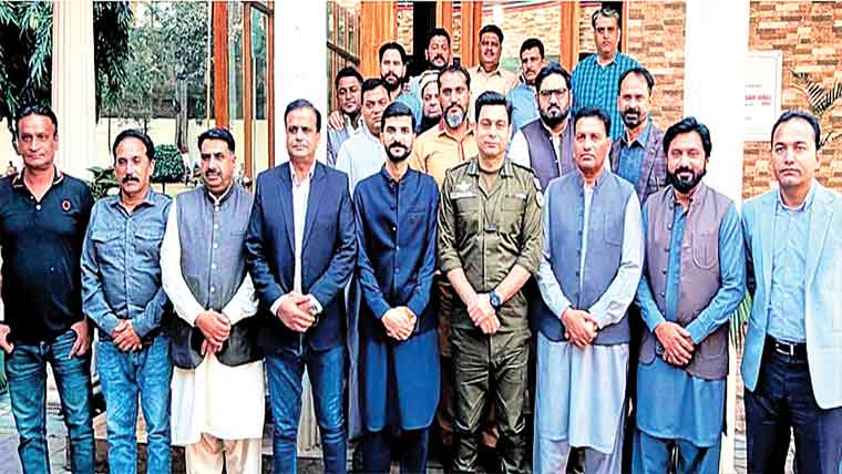 ڈی پی او سے الیکٹرانک میڈیا ایسوسی  ایشن سیالکوٹ کے وفد کی ملاقات 