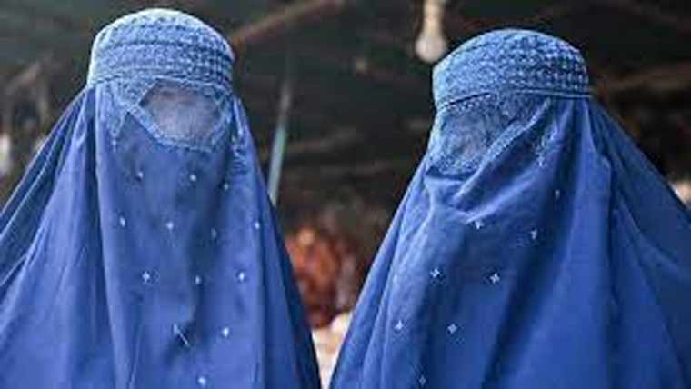 افغان طالبان کا خواتین مریضوں کو  ہسپتال جانے کیلئے برقع پہننے کا حکم