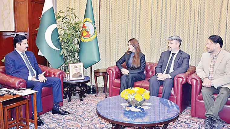  نیٹلی بیکر کی فیصل کنڈی سے ملاقات ، پاک افغان صورتحال پر گفتگو 