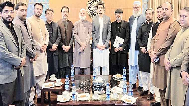 گجرات یونیورسٹی کے شعبہ ریسرچ اور صنعتکاروں کی میٹنگ 