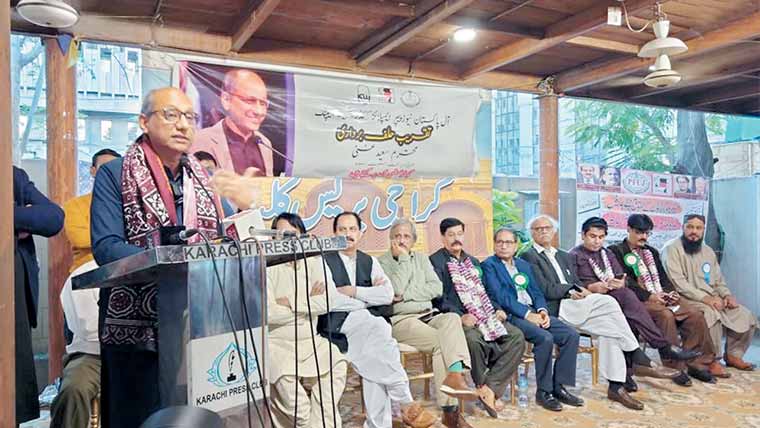 بدلتے حالات کے ساتھ تبدیل ہونا ہوگا،سعیدغنی