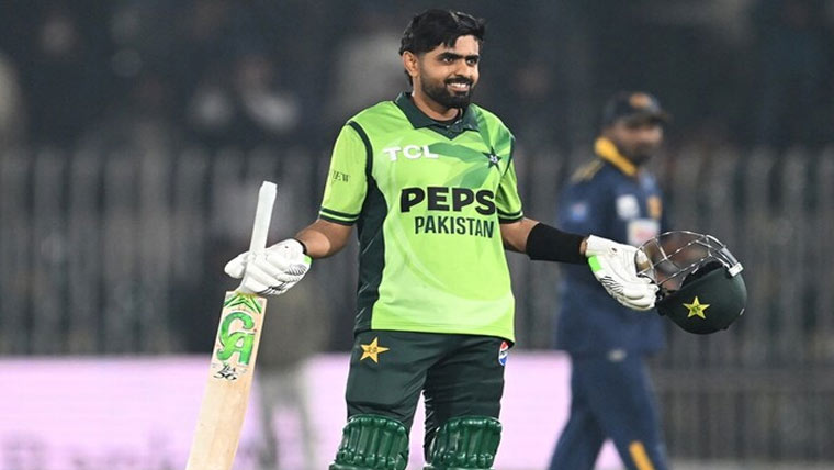 بابر اعظم سب سے زیادہ رنز بنانے  والے پاکستانی کھلاڑی بن گئے