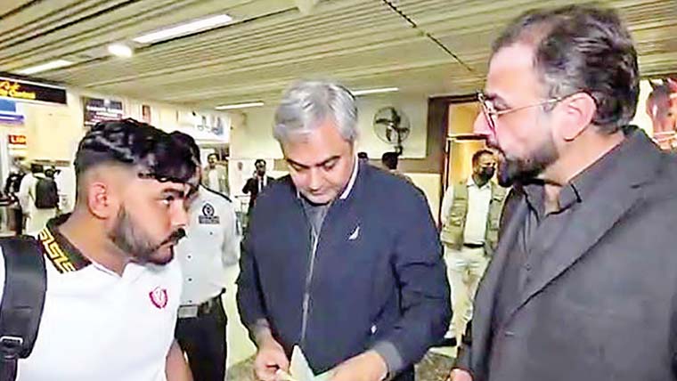 ملکی بدنامی کا باعث بننے والے کسی شخص کو سفر کی اجازت نہیں دینگے:وزیر داخلہ