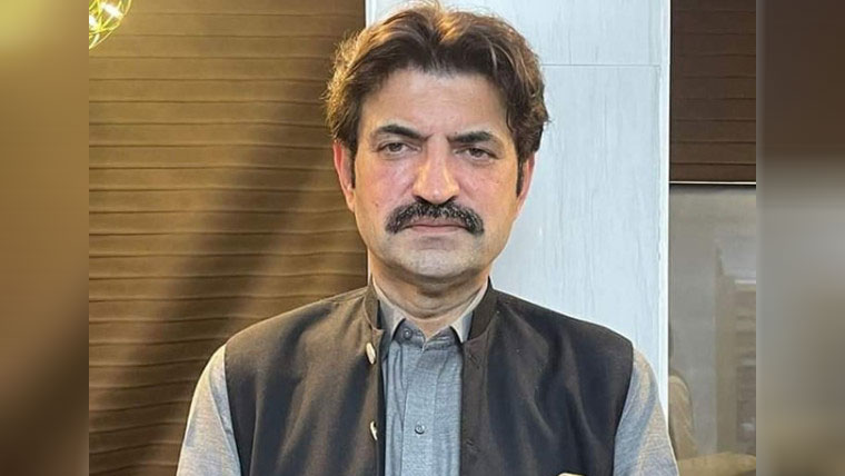 پی ٹی آئی برطانوی جریدے کیخلاف بہت اچھا کیس کر سکتی ہے ، شیر افضل 