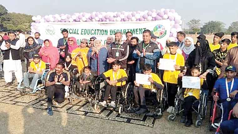 خصوصی طلبہ کیلئے سپورٹس  گالا، میڈلز، اسناد تقسیم