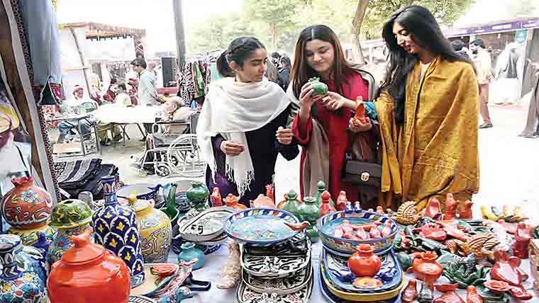 لوک میلہ ختم ،مشترکہ ثقافتی شو نے شرکا کے دل جیت لئے