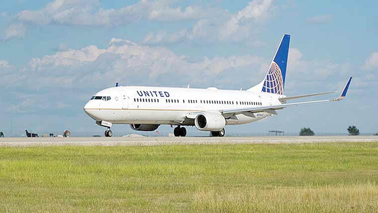  میری بیوی کے سامان میں بم ،جھوٹی شکایت پر طیارہ لینڈ 