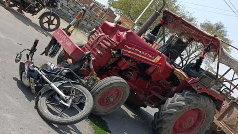 موٹر سائیکل سوار کھڑی ٹرالی سے ٹکرا کر جاں بحق 