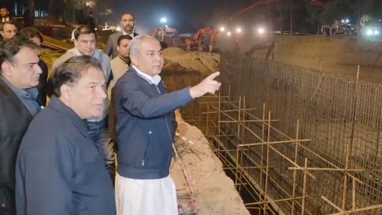  شاہین آباد روڈ پر زیرِ تعمیر انوائرمنٹ کمپلیکس پر کام کی رفتار تیز 